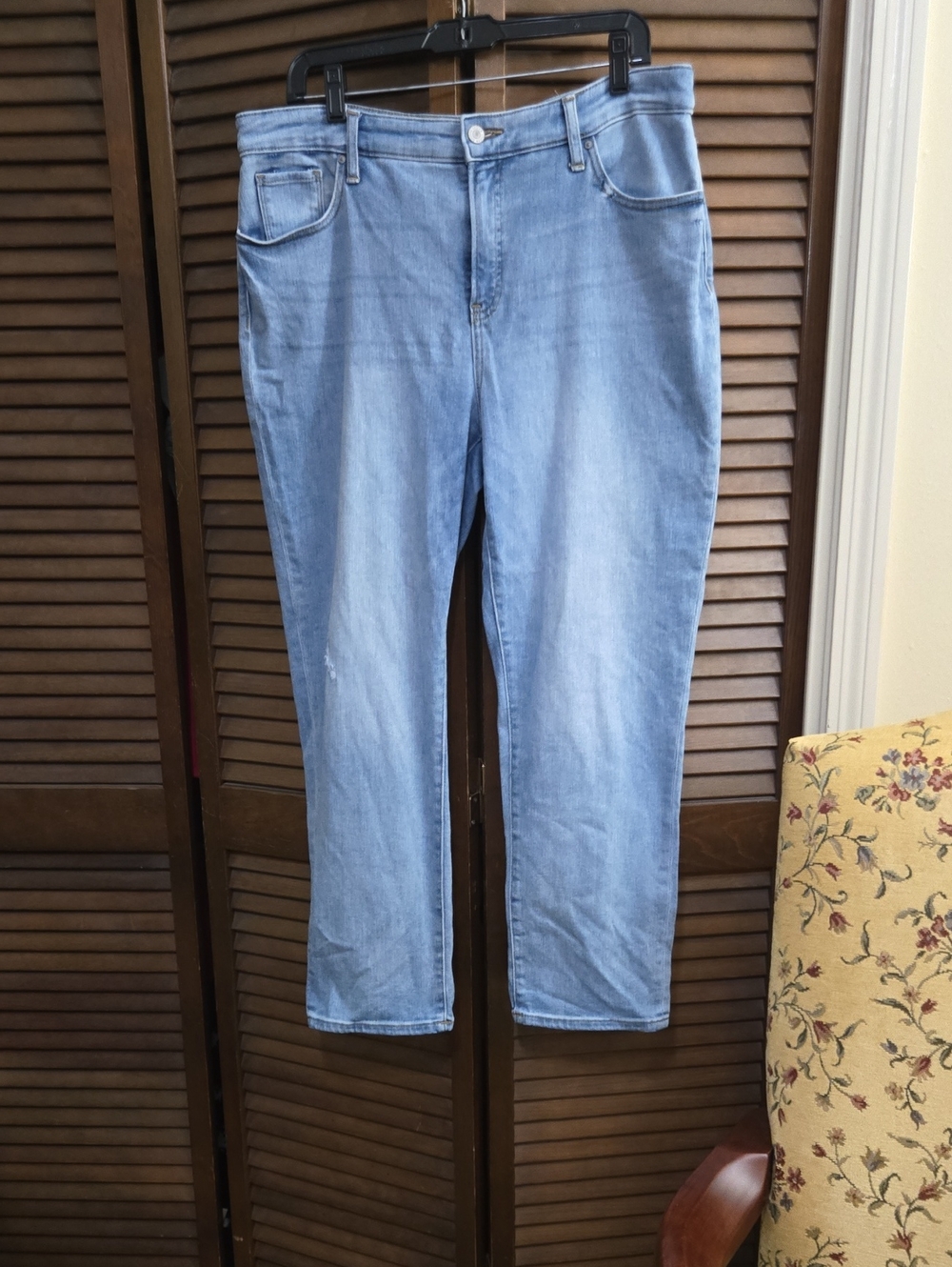 FINAL CLEARANCE 😀Chico's Light Blue Distressed Straight Leg Jeans